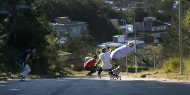 Co lepsze: longboard czy deskorolka? Kluczowe różnice i wybór Co lepsze: longboard czy deskorolka? Kluczowe różnice i wybór